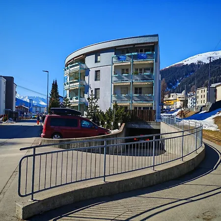 2 60m2 An Der Talstation Jakobshorn Neben Wander- Und Mountainbikeparadise *