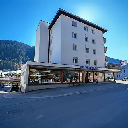 5 Einzelbetten Neben Skipiste Und Jakobshornbahn Mit Parkplatz